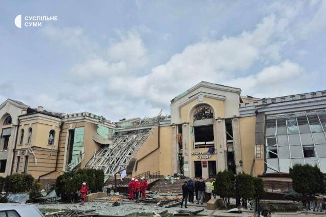 皇冠信用网会员怎么开通_北约军官被炸皇冠信用网会员怎么开通，60万俄军猛攻，特朗普开喷，泽连斯基还剩一条路？