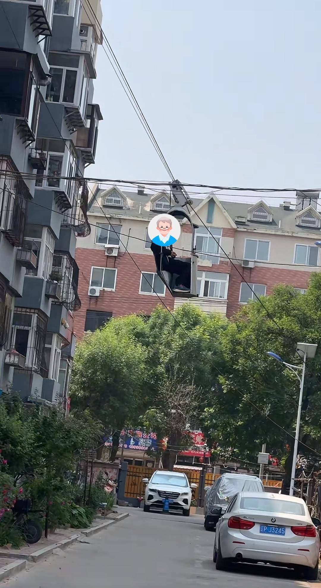 皇冠信用網代理流程_辽宁葫芦岛一老人自制电梯上五楼皇冠信用網代理流程，居委会：曾申请专利，目前已拆除