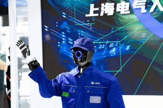 皇冠信用網出租
_上海电气发布首款自研人形机器人“溯元” 双臂机器人“灵柯”亮相