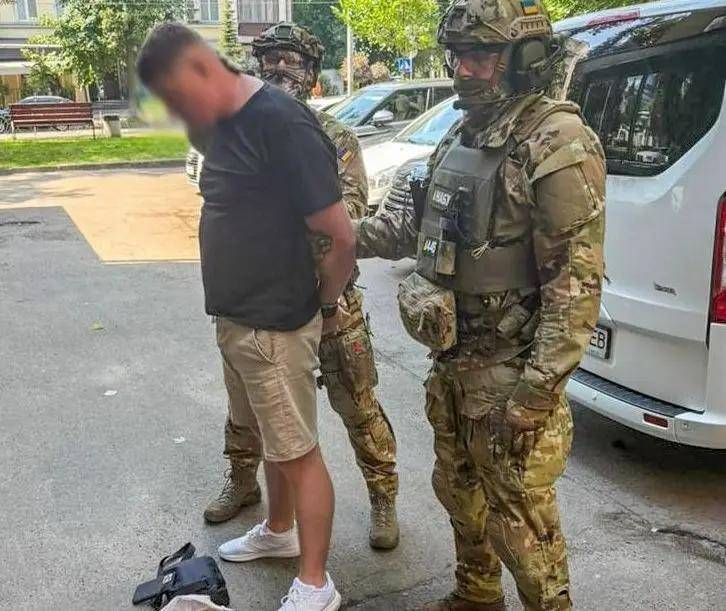 皇冠信用网在线注册_难怪打不过俄军皇冠信用网在线注册，泽连斯基发现不对，五国雇佣兵助阵，乌抓到内鬼