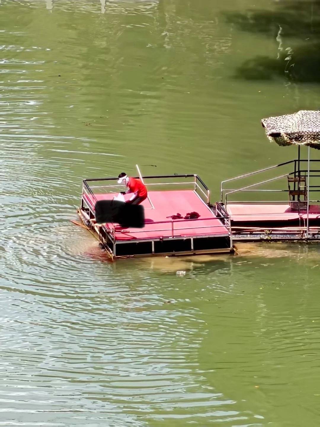 法國甲組聯賽_湖北宜昌一景区蹦极绳疑断开游客坠入水中法國甲組聯賽，目击者称看到水里有血迹，当地：无生命危险