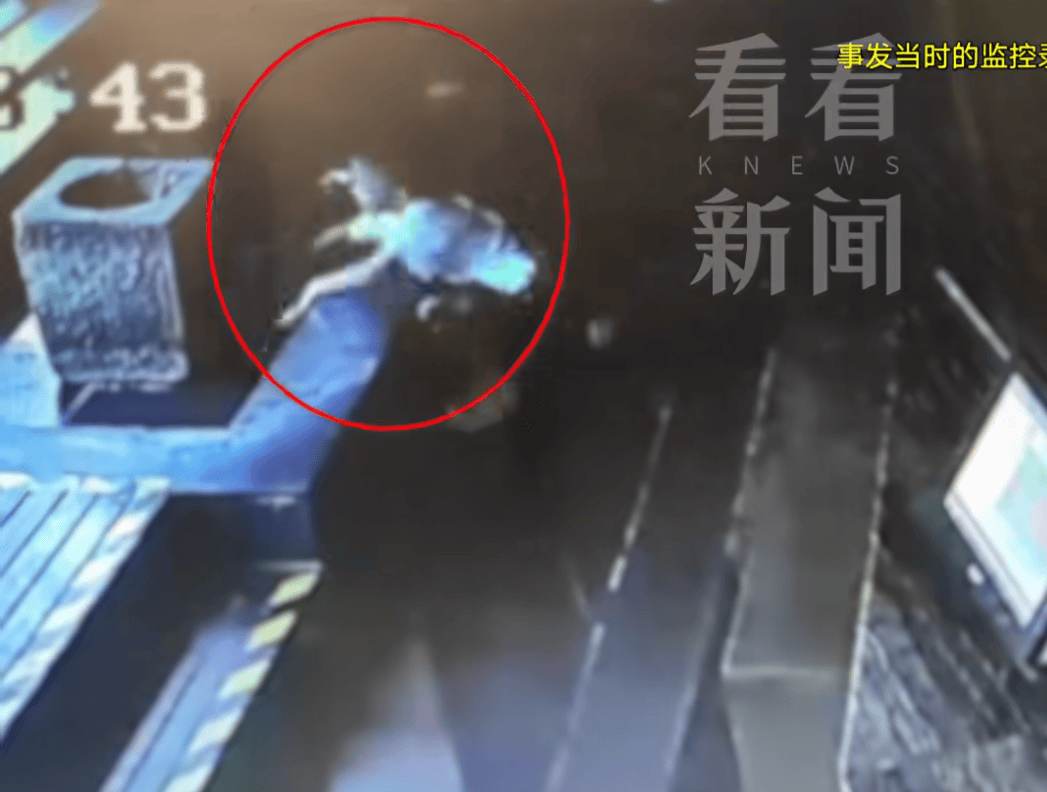 埃及超级联赛_血流不止埃及超级联赛,脸上缝30多针需整容!上海一知名火锅店发生意外,顾客和商家互相指责……