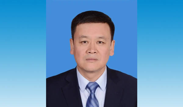 皇冠信用网平台出租
_内蒙古自治区政府副主席杨进履新国家民委副主任