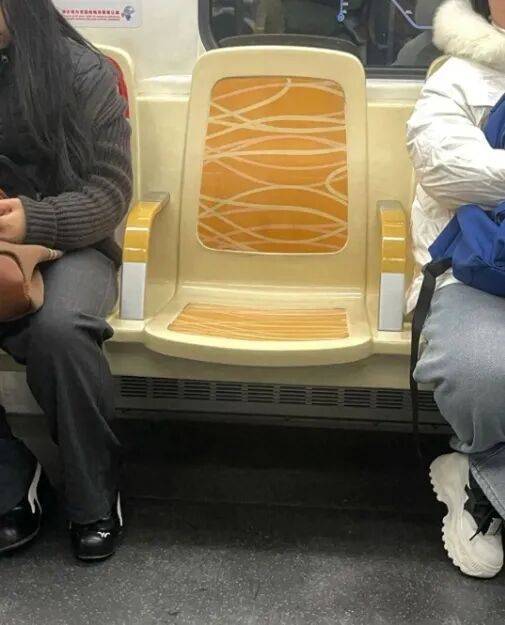 皇冠mos022
_“成都地铁实现1人1座”上热搜 网友:建议全国推广