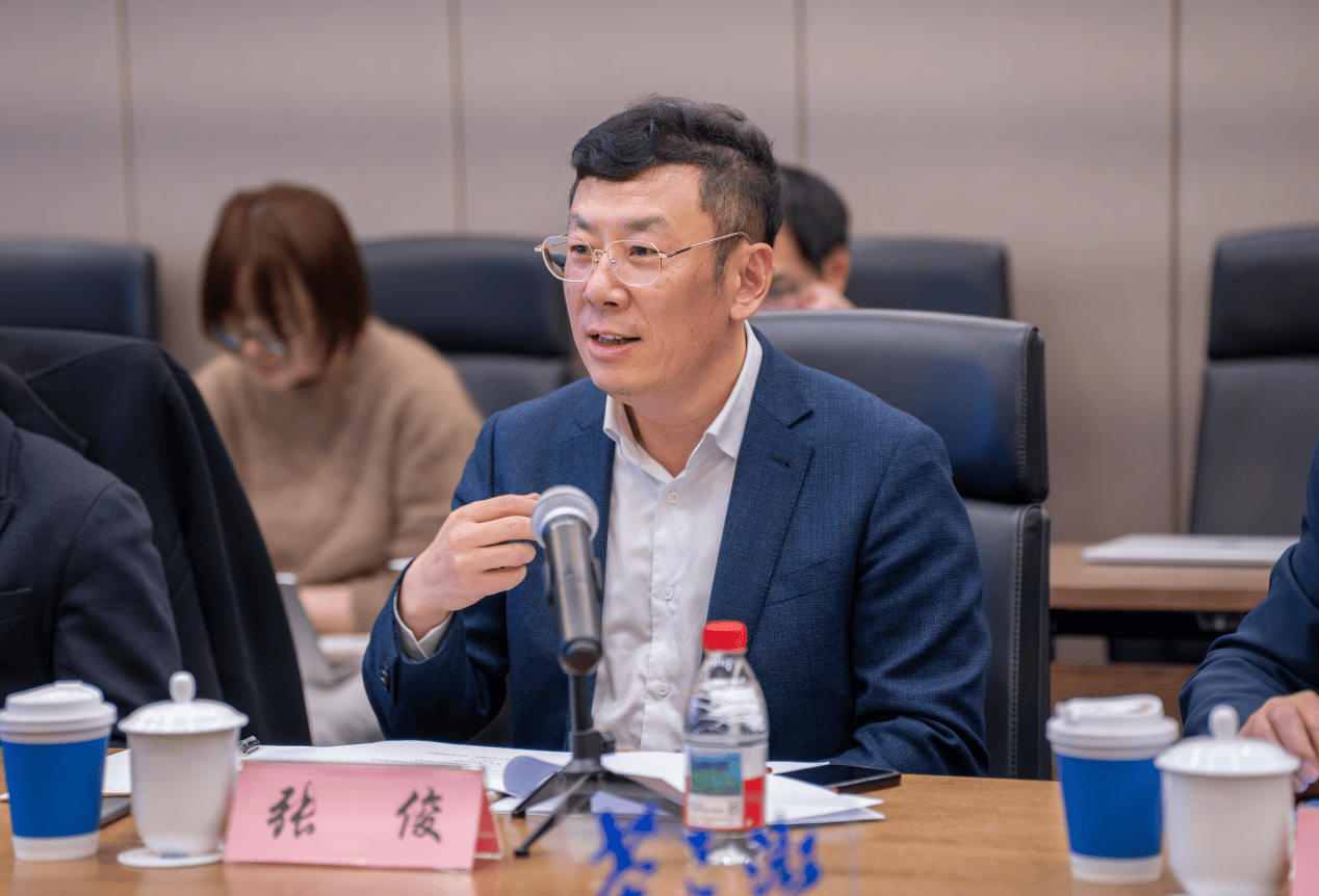 皇冠足球
_澎湃下午茶·上海“两会”专场|缝合与融合:一江一河的未来