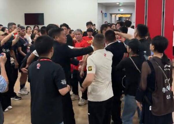 美国女子职业篮球即时比分_广厦老板与孙铭徽均遭处罚 打人球迷由公安机关处理