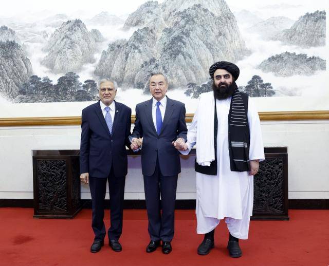 皇冠信用网会员_塔利班明确表态皇冠信用网会员，他们绝不听命于美国，中国出手，这2国都安心了