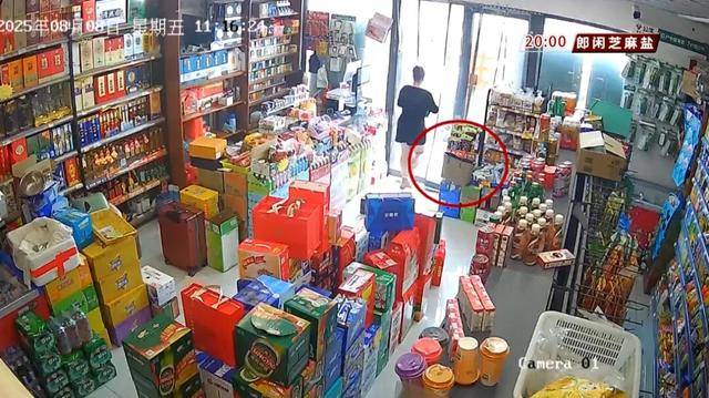 奥斯特桑斯vs卡马亚_济南一超市内发现遗落提包奥斯特桑斯vs卡马亚，里面竟有12万现金，谁的？